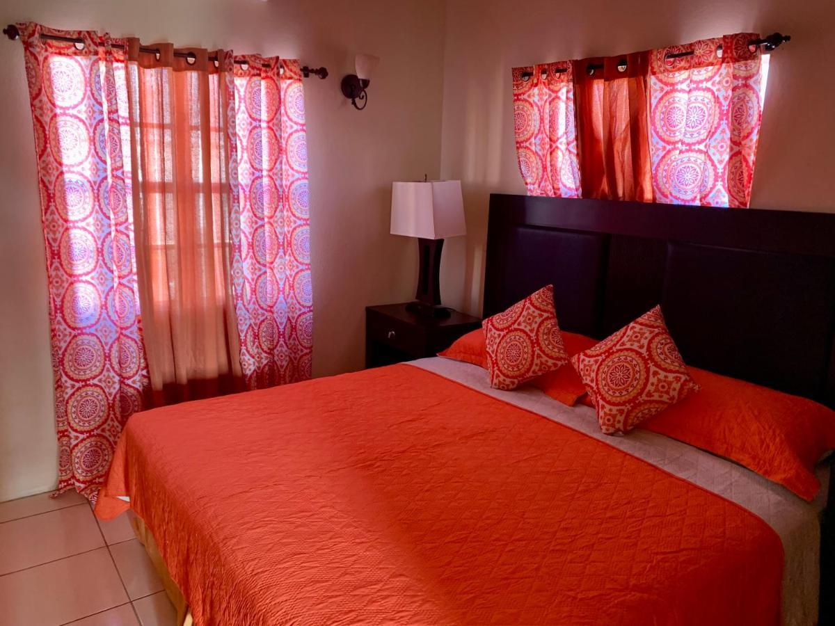 Connie'S Comfort Suites St. John's Luaran gambar