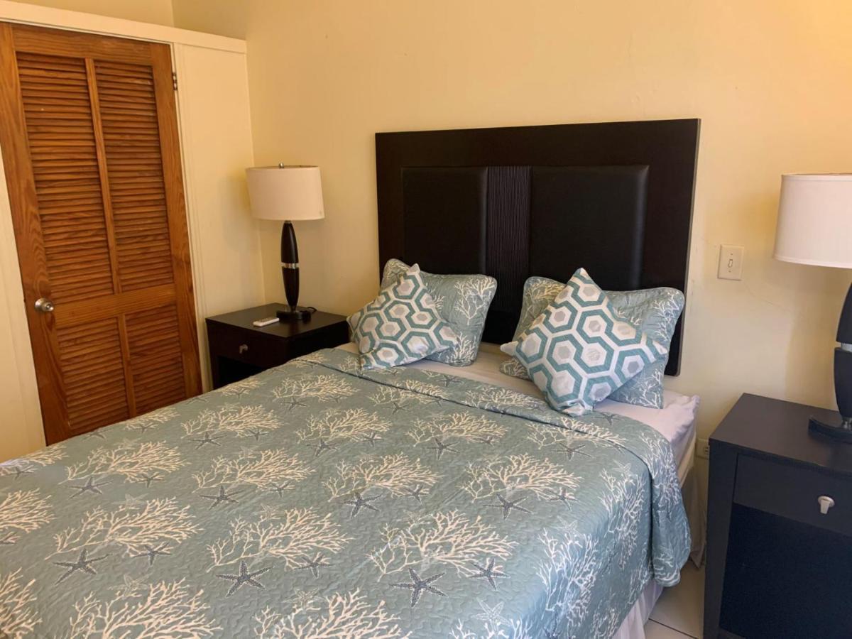 Connie'S Comfort Suites St. John's Luaran gambar