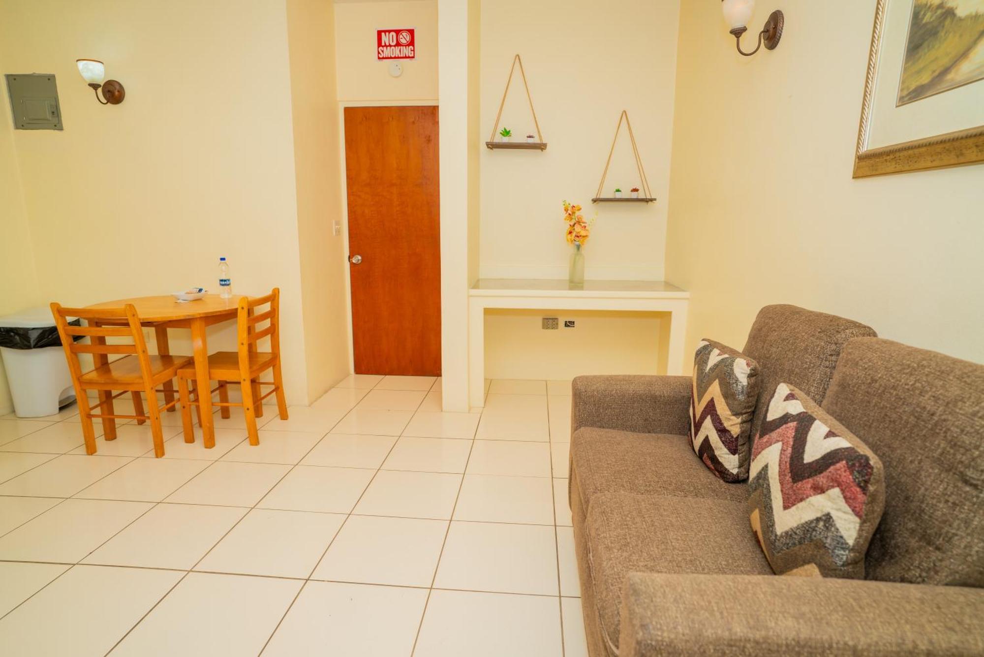 Connie'S Comfort Suites St. John's Luaran gambar