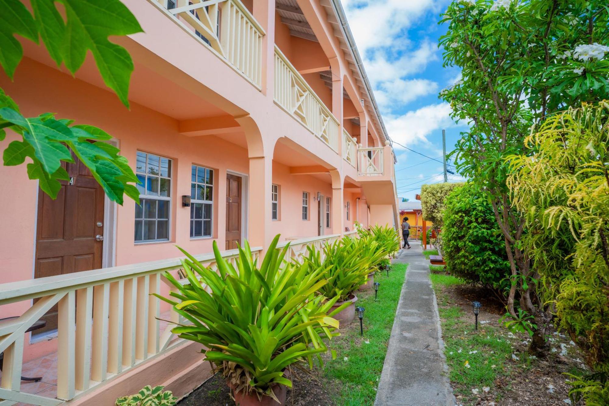 Connie'S Comfort Suites St. John's Luaran gambar