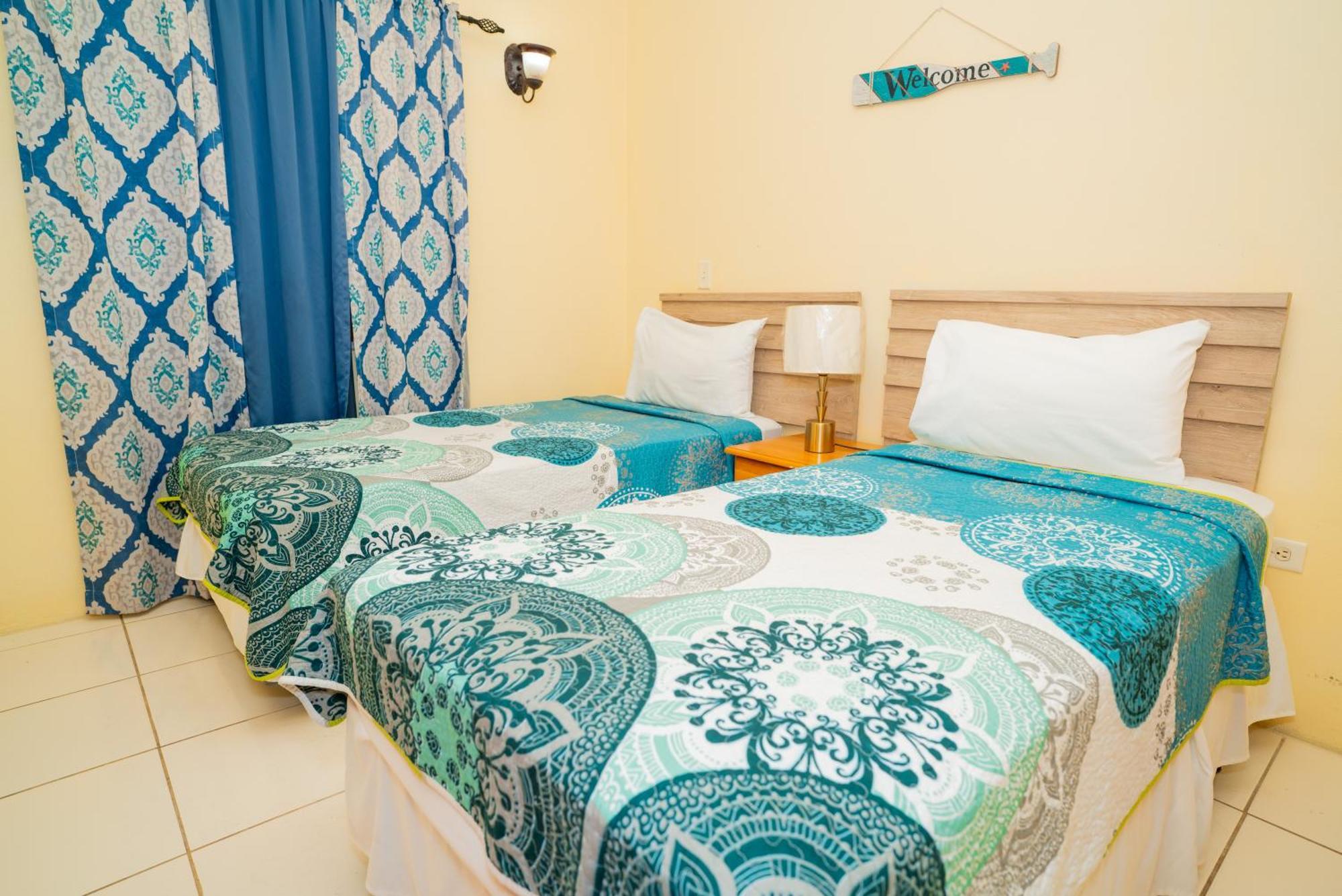 Connie'S Comfort Suites St. John's Luaran gambar