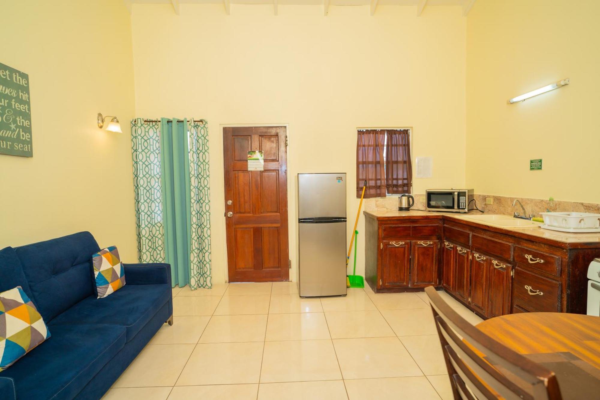 Connie'S Comfort Suites St. John's Luaran gambar