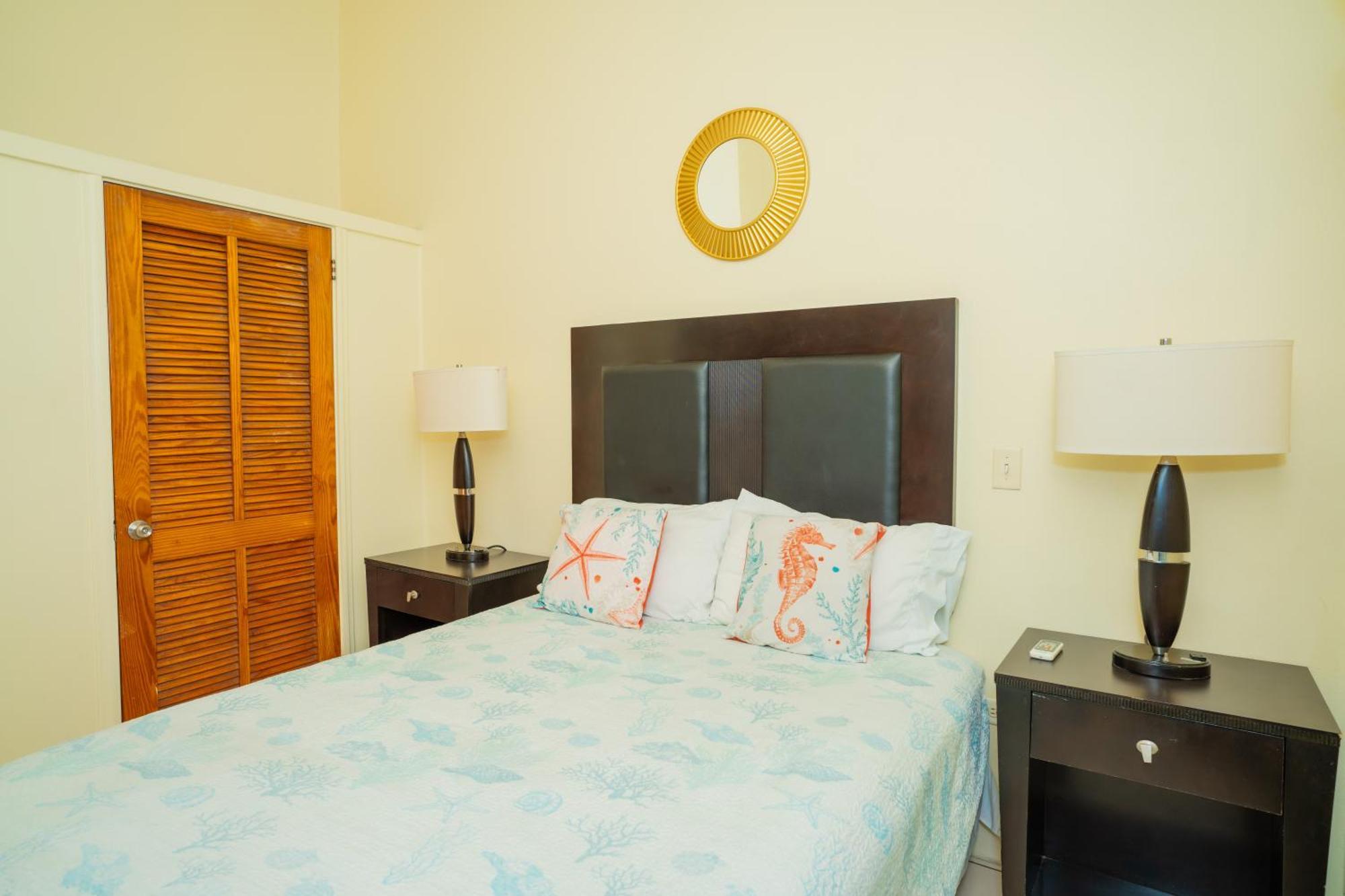 Connie'S Comfort Suites St. John's Luaran gambar