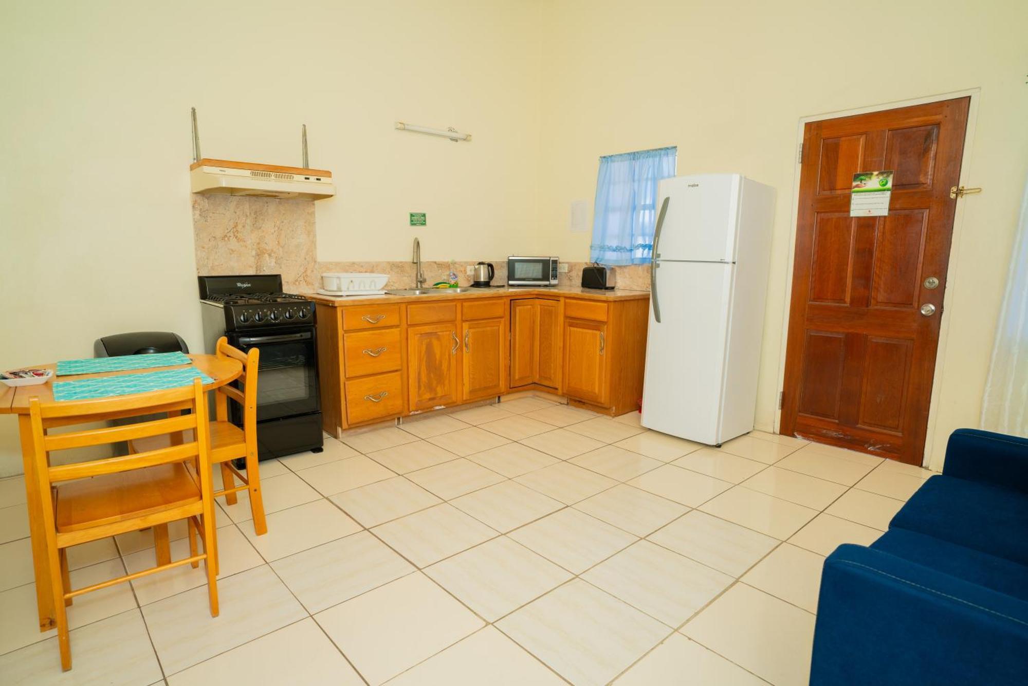Connie'S Comfort Suites St. John's Luaran gambar
