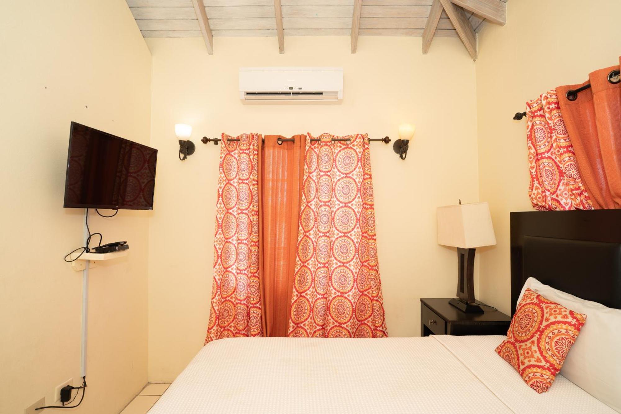 Connie'S Comfort Suites St. John's Luaran gambar