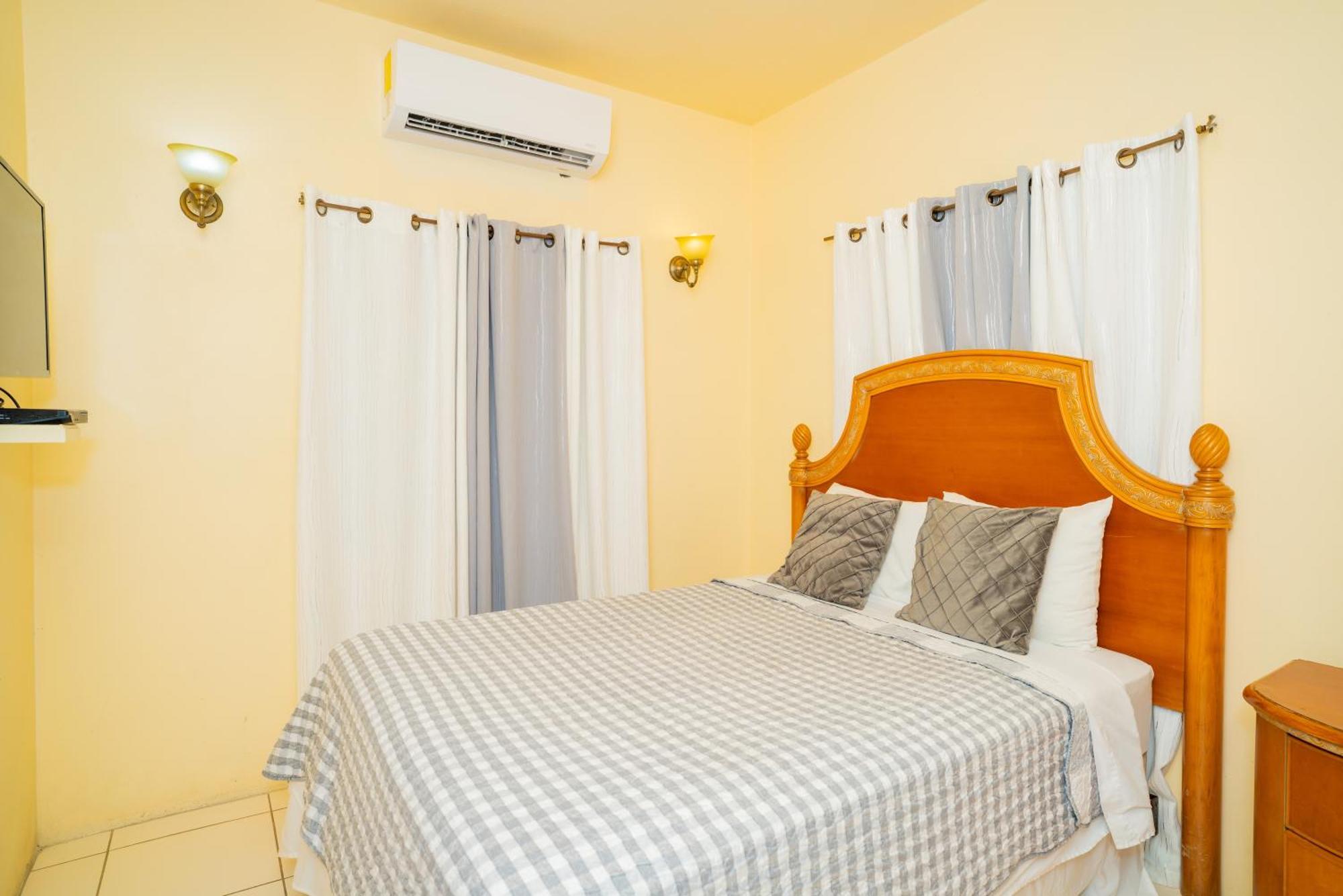 Connie'S Comfort Suites St. John's Luaran gambar