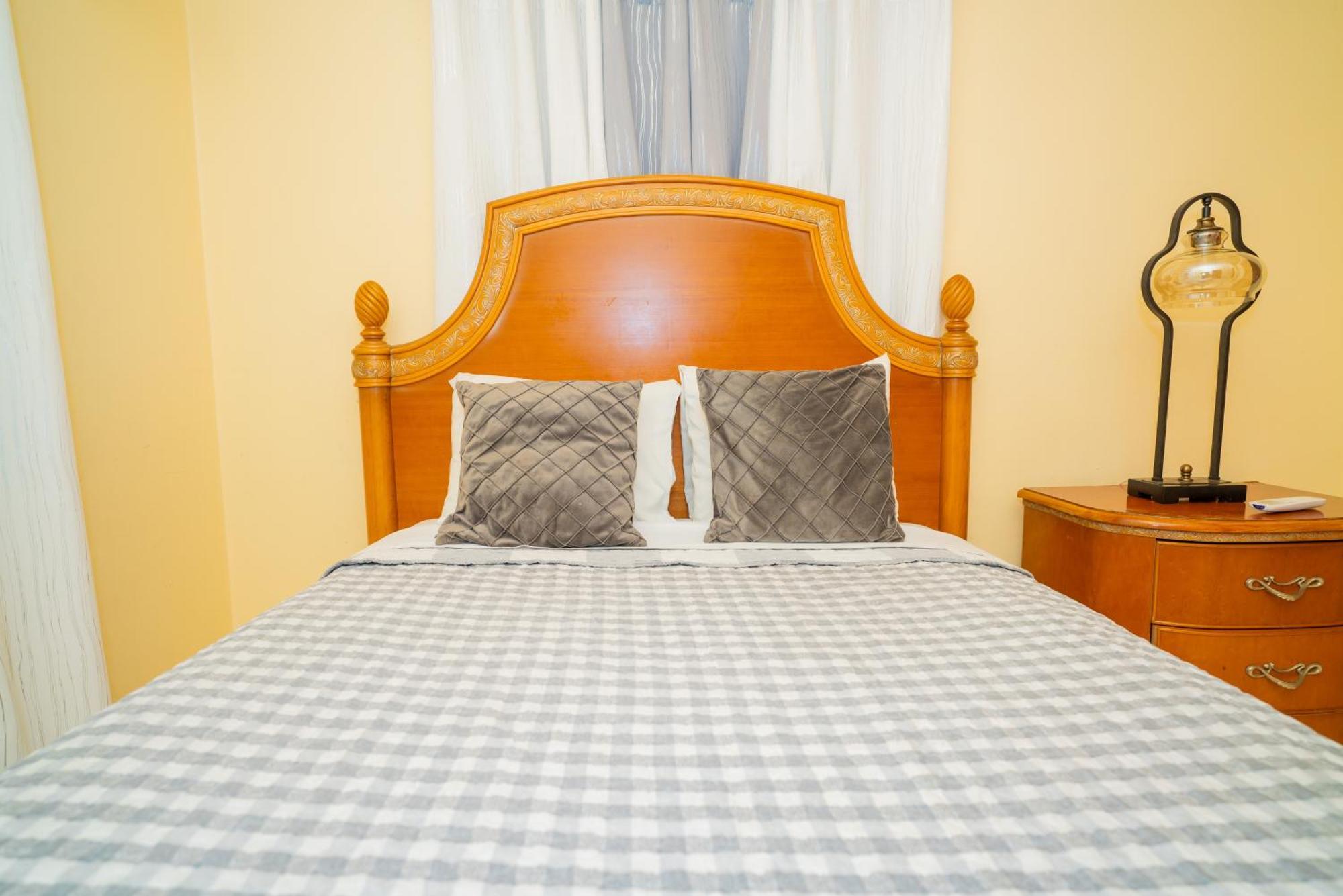 Connie'S Comfort Suites St. John's Luaran gambar