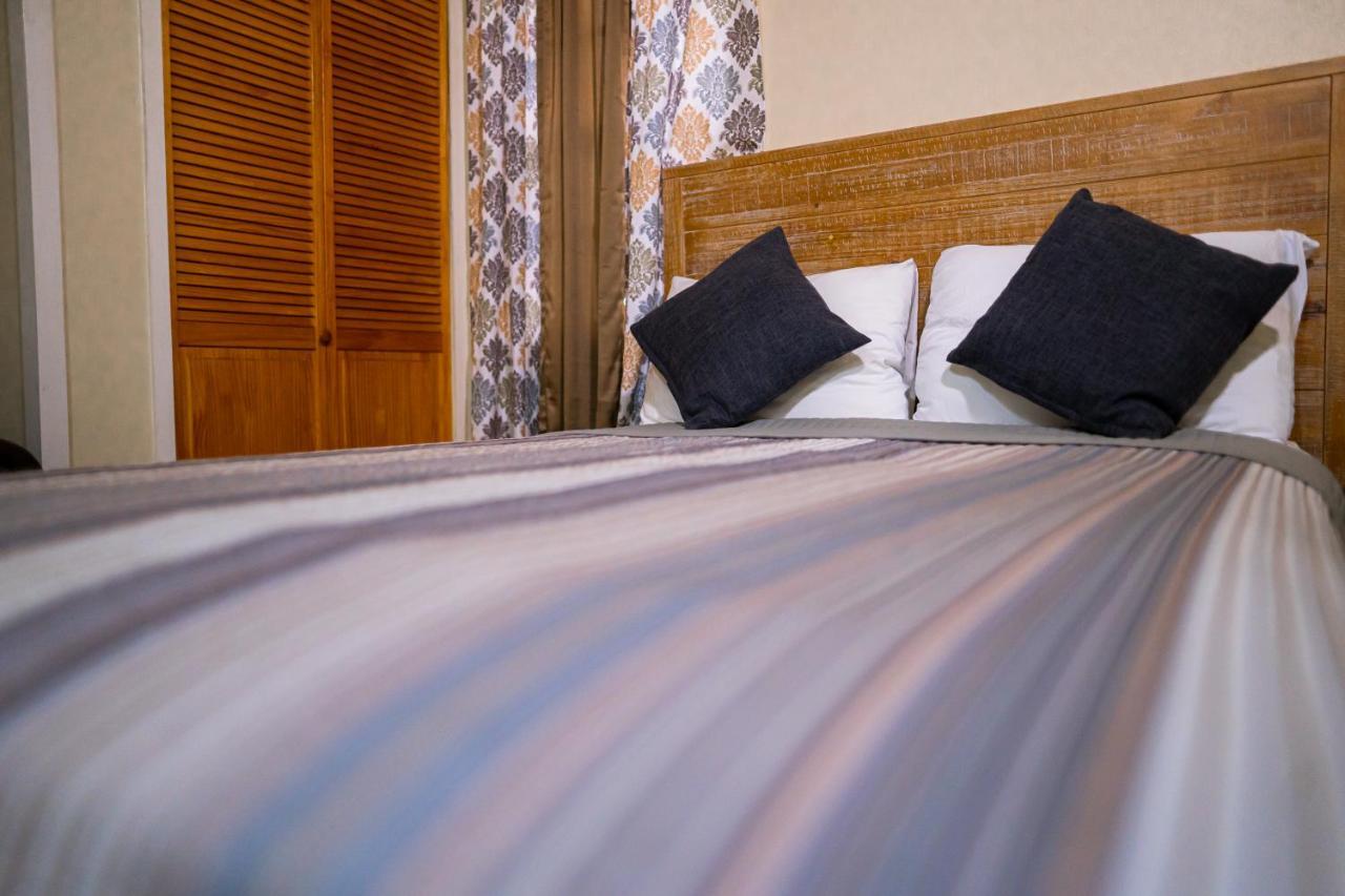 Connie'S Comfort Suites St. John's Luaran gambar