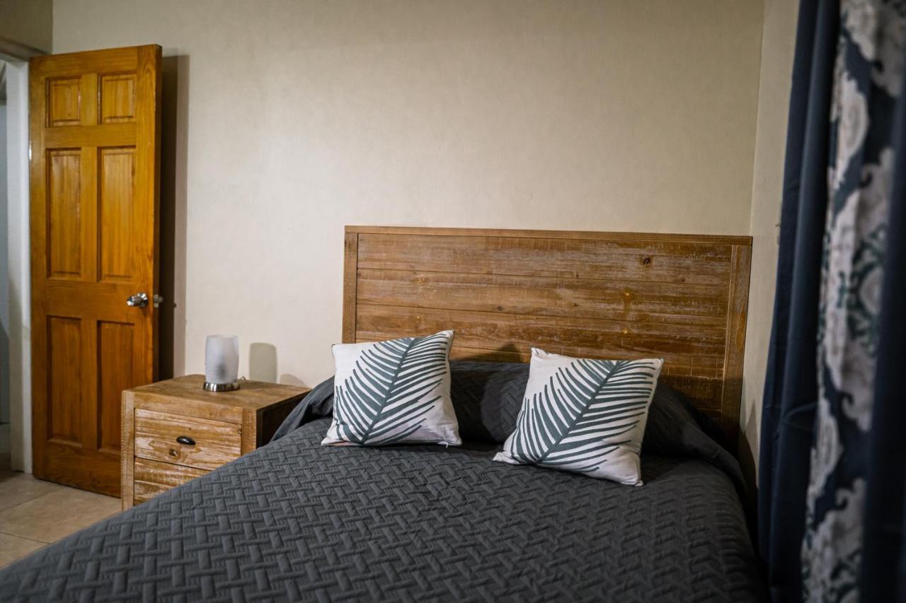 Connie'S Comfort Suites St. John's Luaran gambar