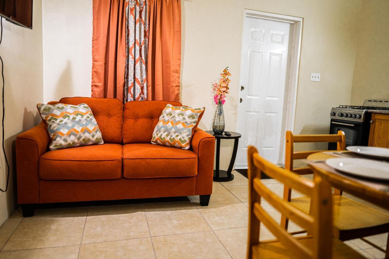 Connie'S Comfort Suites St. John's Luaran gambar