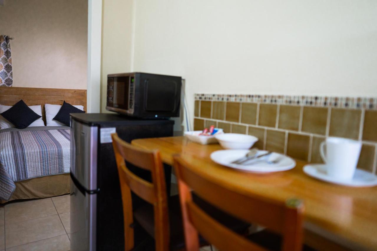 Connie'S Comfort Suites St. John's Luaran gambar
